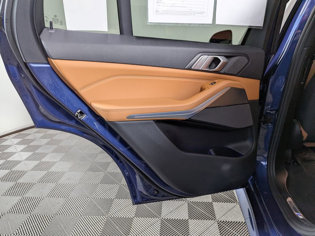 Used 2019 BMW X5 xDrive50i w/ M Sport Package image 42