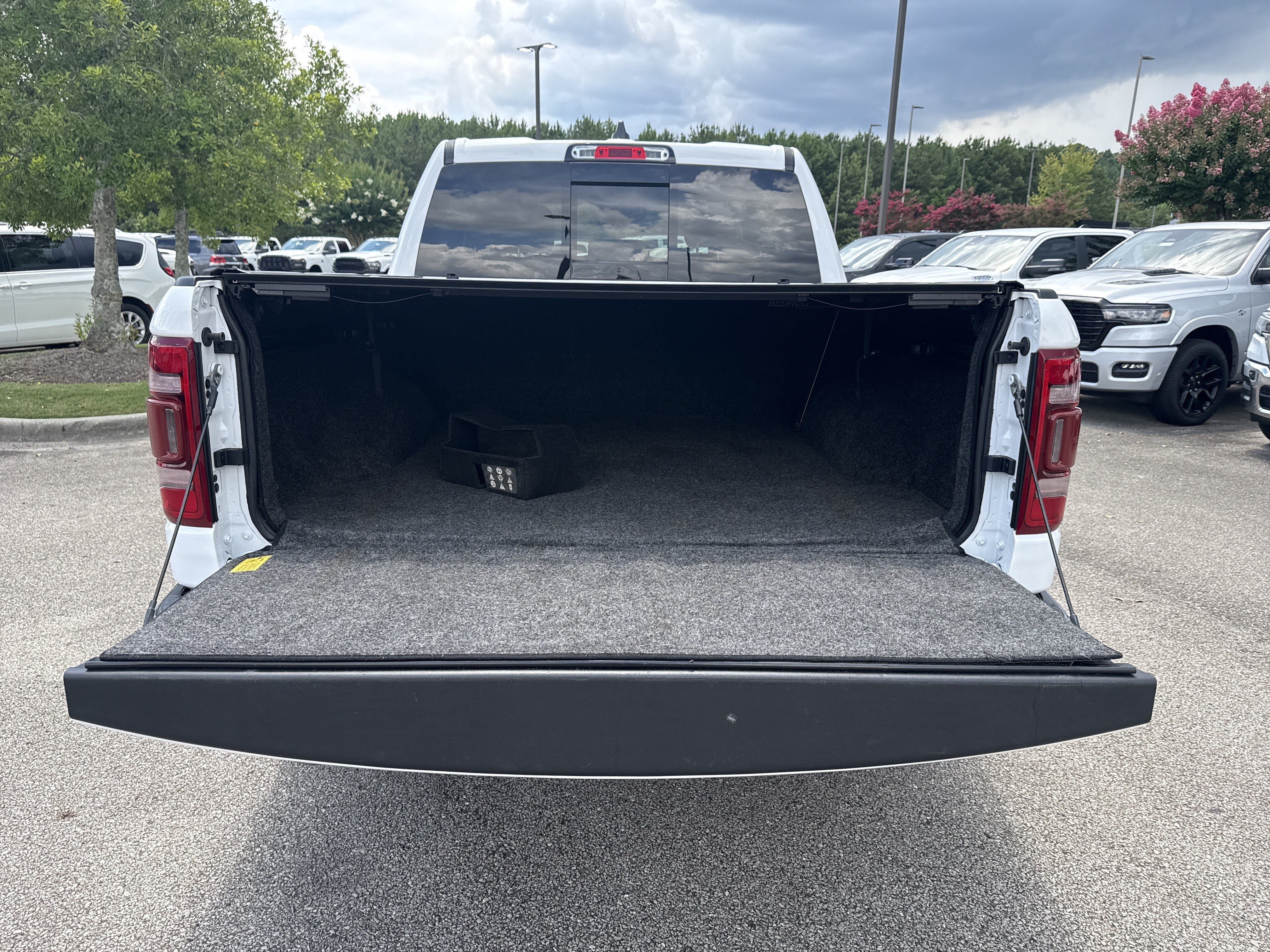 Used 2021 RAM 1500 Laramie AWD/4WD image 19