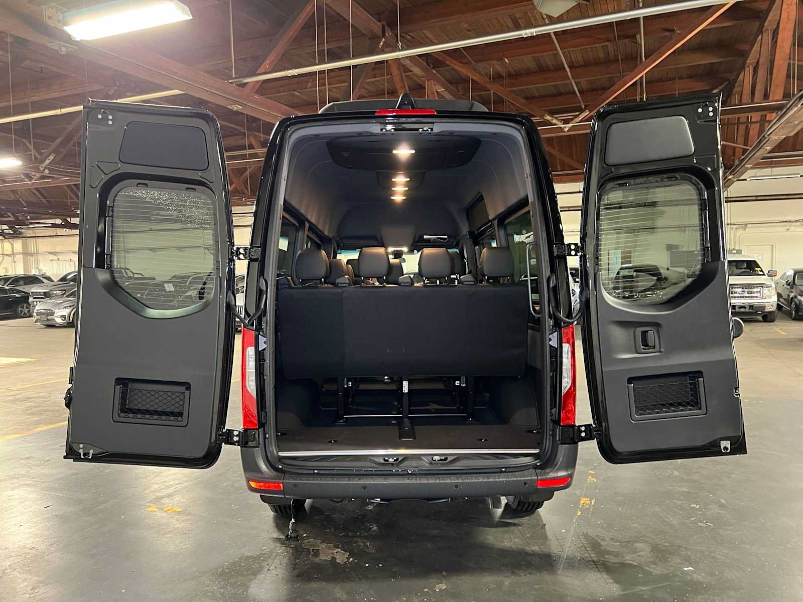 Used 2025 Mercedes-Benz Sprinter 2500 image 17