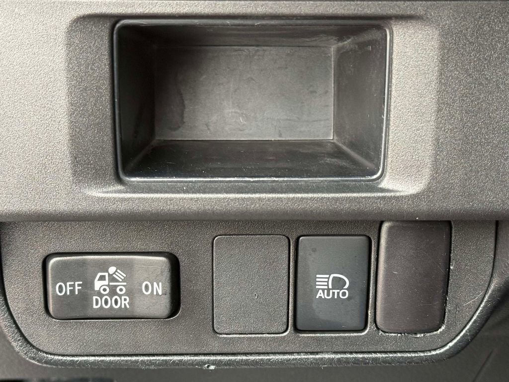 Used 2018 Toyota Tacoma SR w/ SR Convenience Package image 26