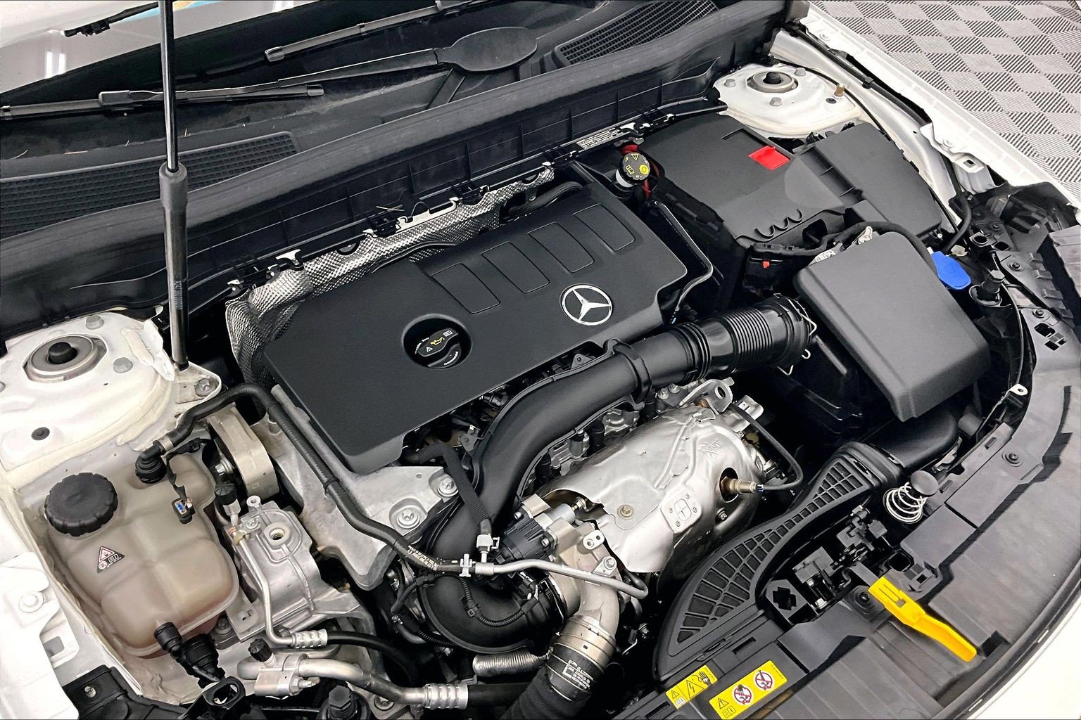 Certified 2023 Mercedes-Benz GLB 250 4MATIC image 30