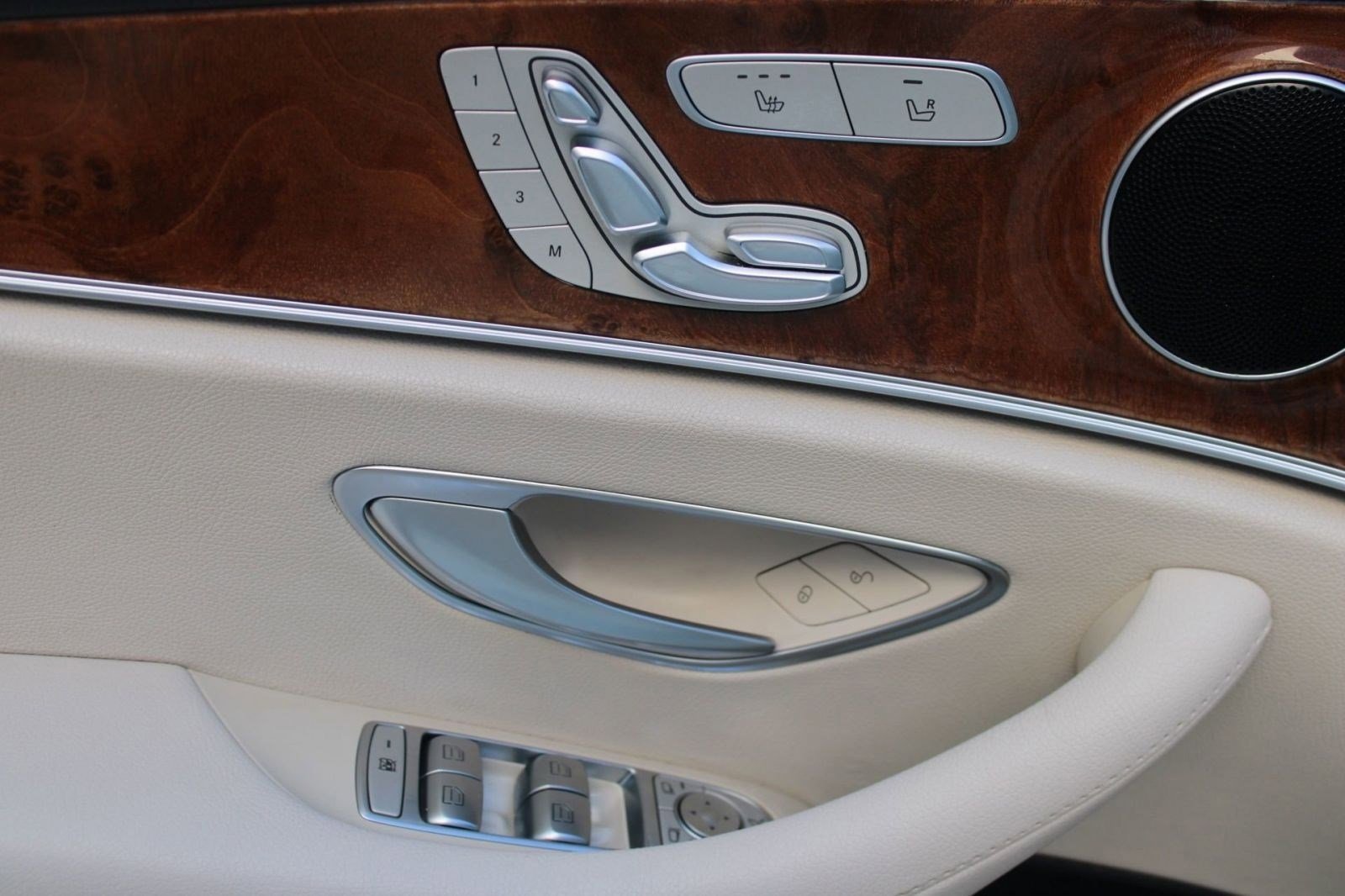 Used 2019 Mercedes-Benz E 300 image 12