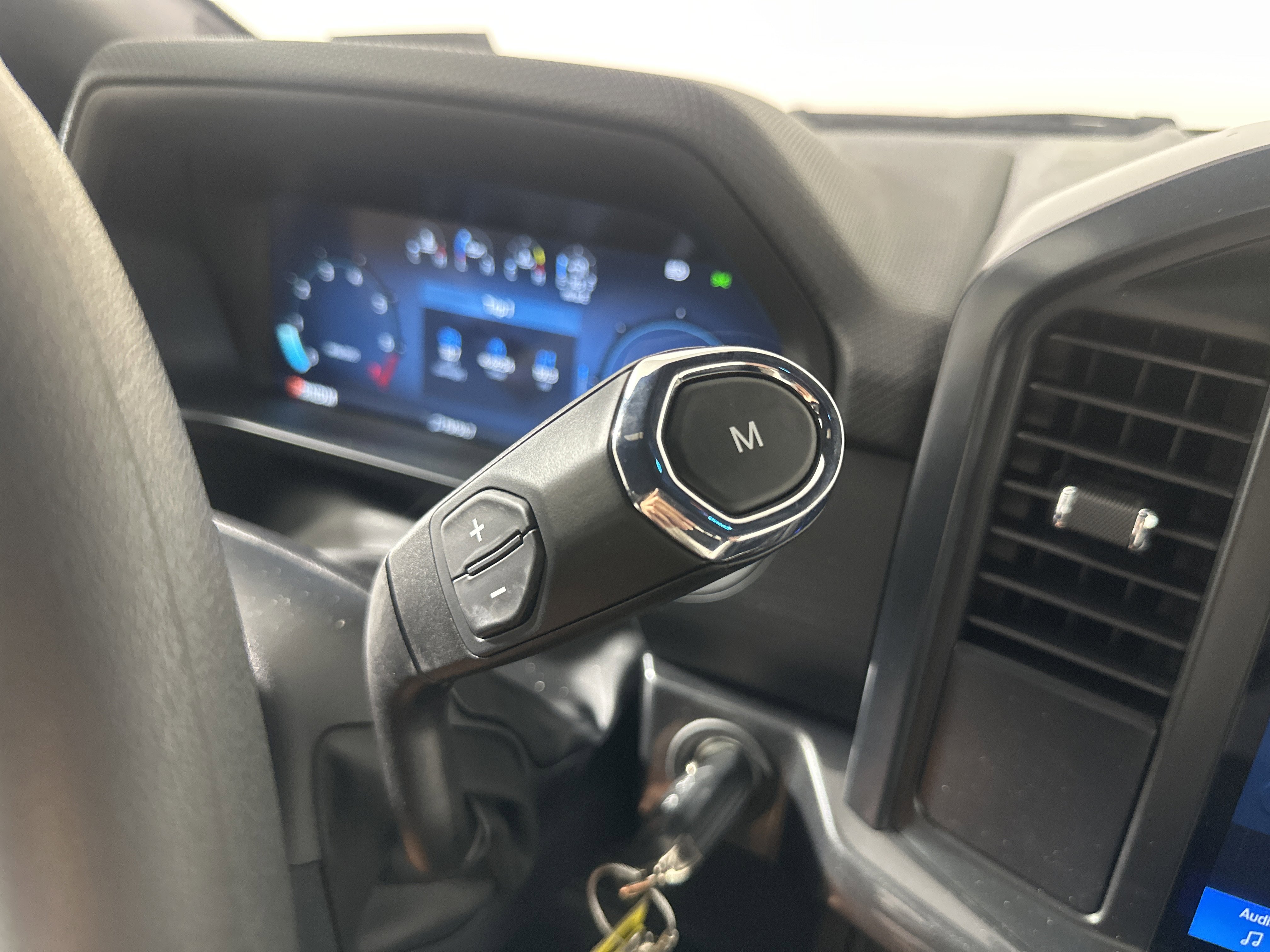 Used 2025 Ford F150 STX w/ Equipment Group 200A image 18