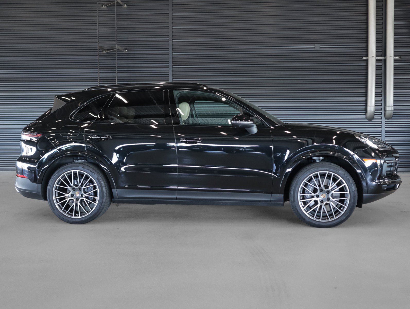 Certified 2023 Porsche Cayenne AWD/4WD image 11