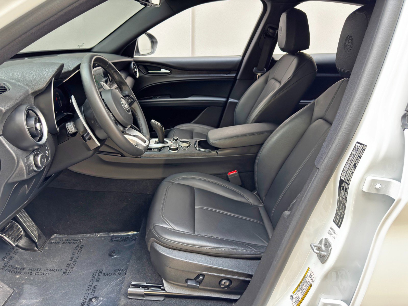 Used 2024 Alfa Romeo Stelvio Sprint image 14