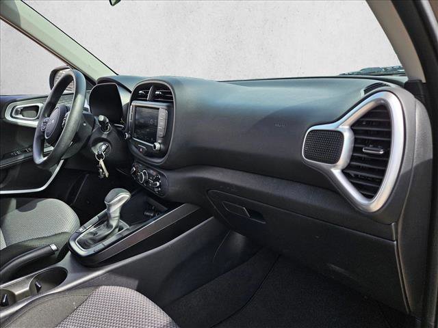 Used 2025 Kia Soul LX w/ LX Technology Package image 23