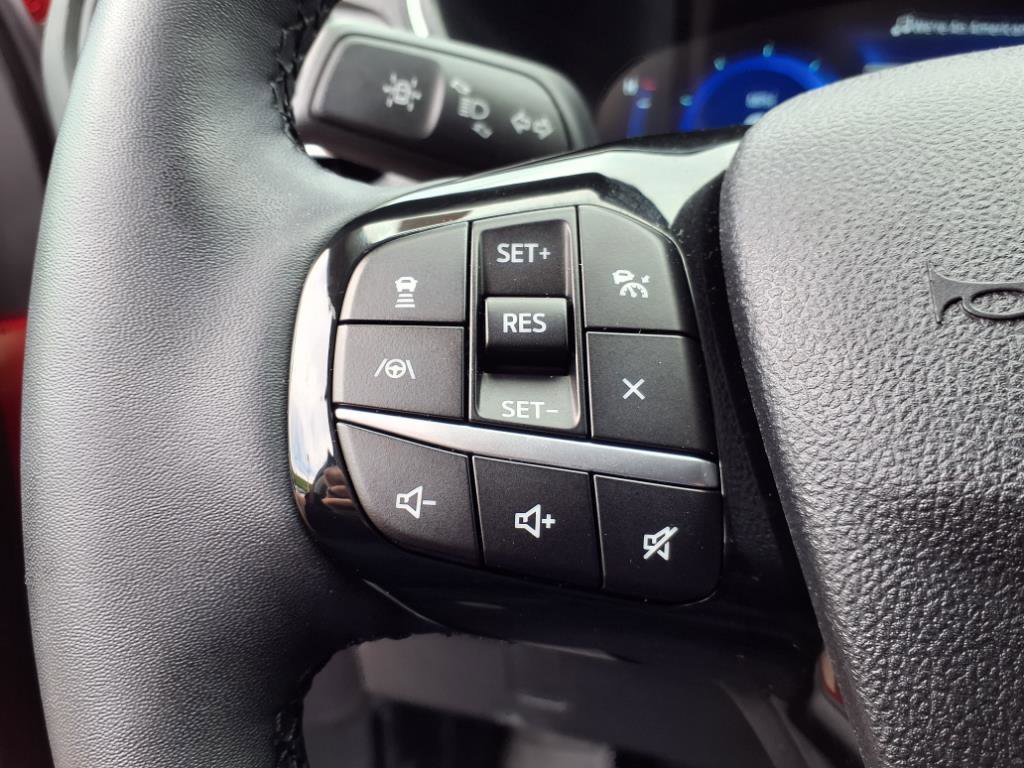 Certified 2022 Ford Escape Titanium image 17