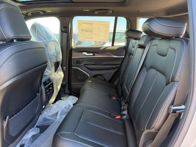 New 2026 Jeep Grand Cherokee Limited w/ Limited Altitude Package AWD/4WD image 23