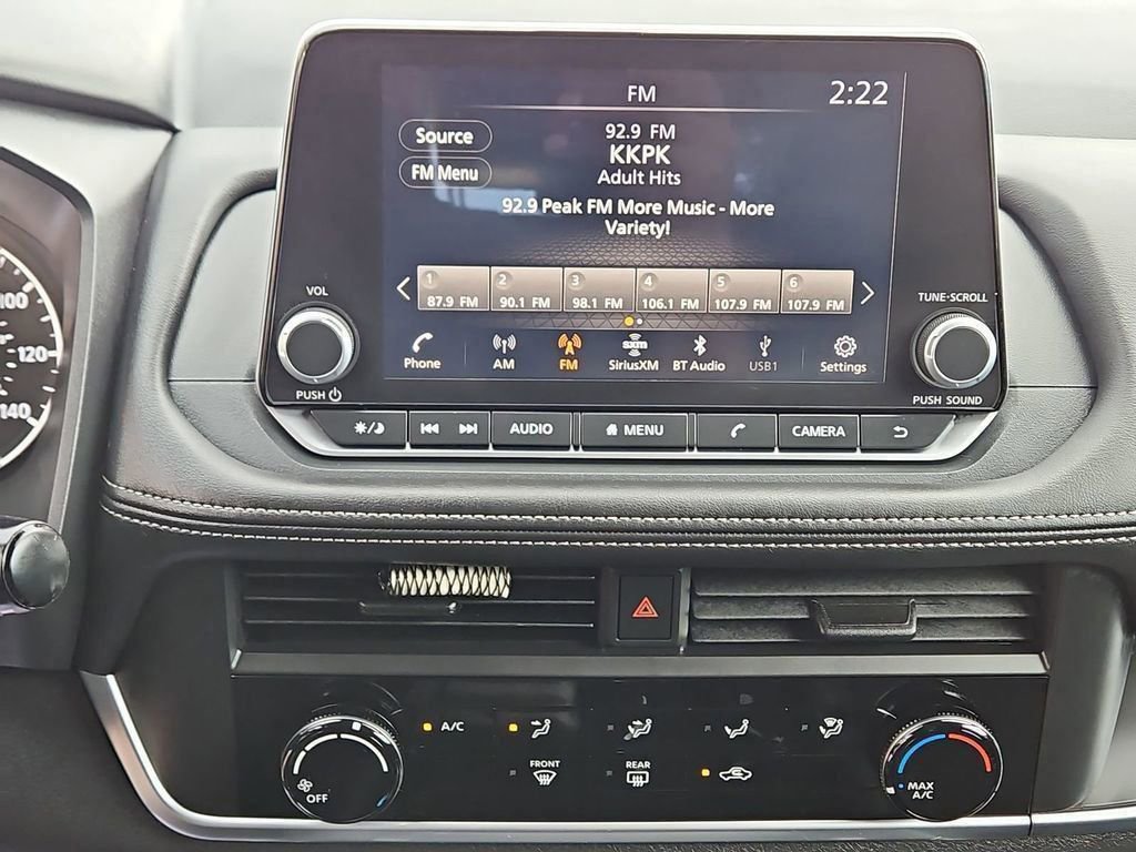 Used 2025 Nissan Rogue S image 15