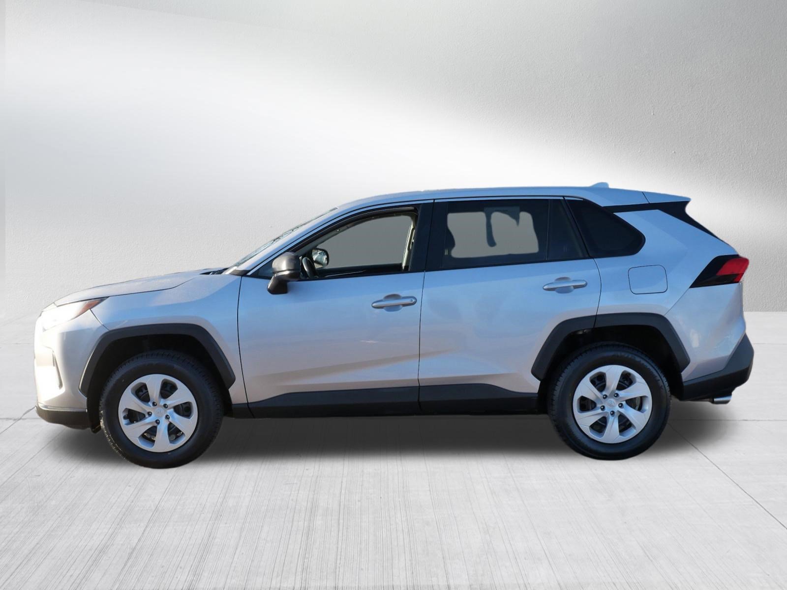 Certified 2023 Toyota RAV4 LE AWD/4WD image 5