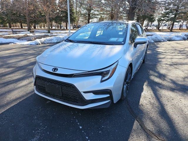 Used 2024 Toyota Corolla XSE FWD image 2