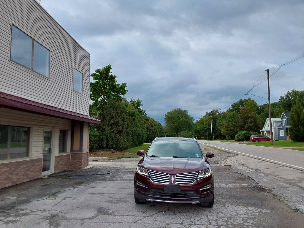 Used 2017 Lincoln MKC Select w/ Select Plus Package AWD/4WD image 3