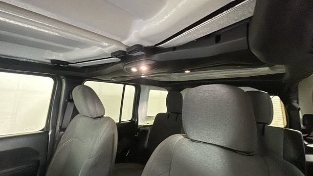 Used 2024 Jeep Wrangler Unlimited w/ Convenience Group AWD/4WD image 11