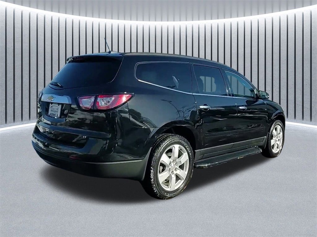 Used 2017 Chevrolet Traverse LT w/ Style and Technology Package image 8