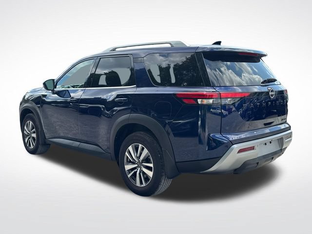 Used 2022 Nissan Pathfinder SL w/ Lighting Package (N92) AWD/4WD image 3
