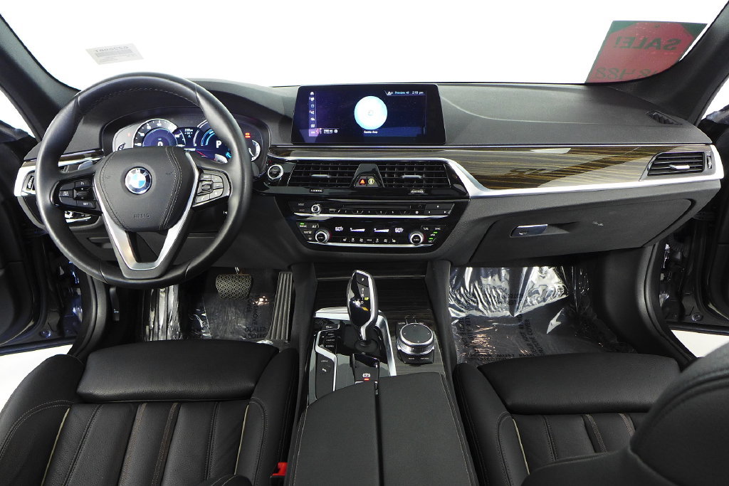 Used 2018 BMW 530e w/ Premium Package 2 RWD image 25