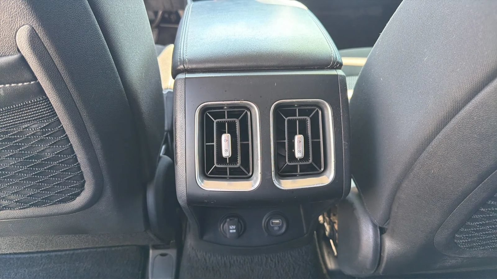 Used 2023 Kia Sorento LX FWD image 19