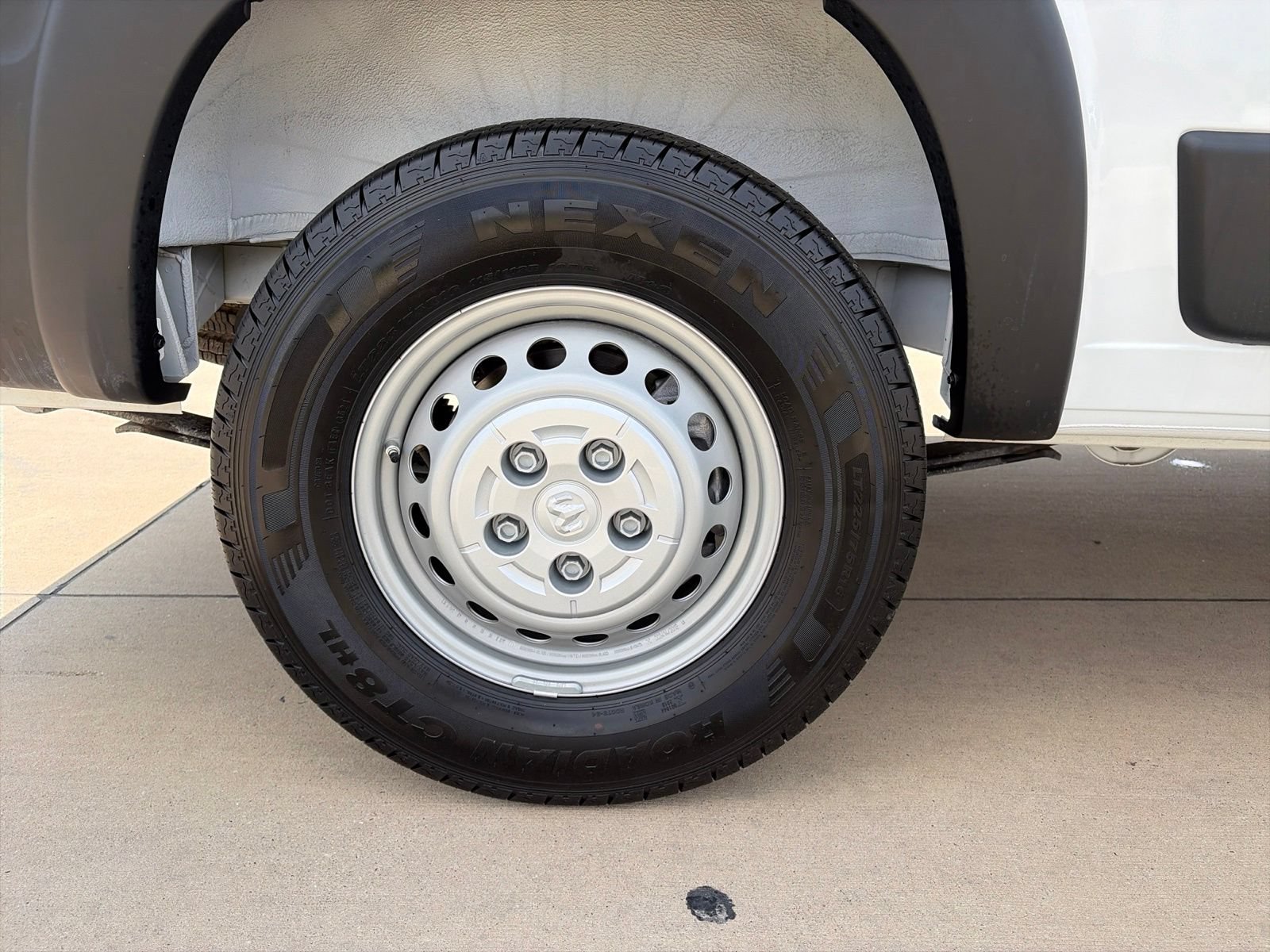 Used 2025 RAM ProMaster 2500 w/ Convenience Group FWD image 9