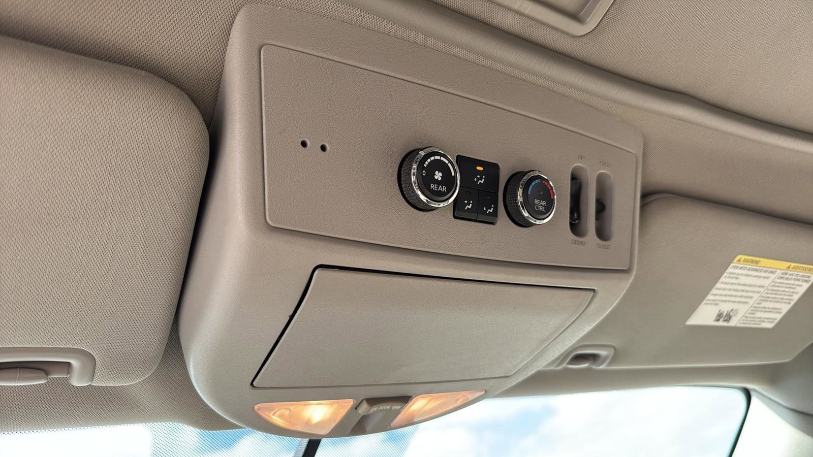 Used 2015 Nissan Armada Platinum image 22