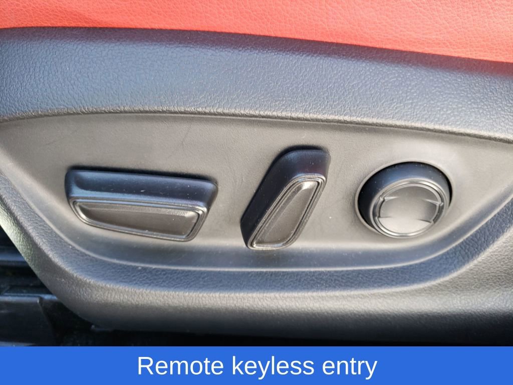 Used 2019 Toyota Camry XSE image 16