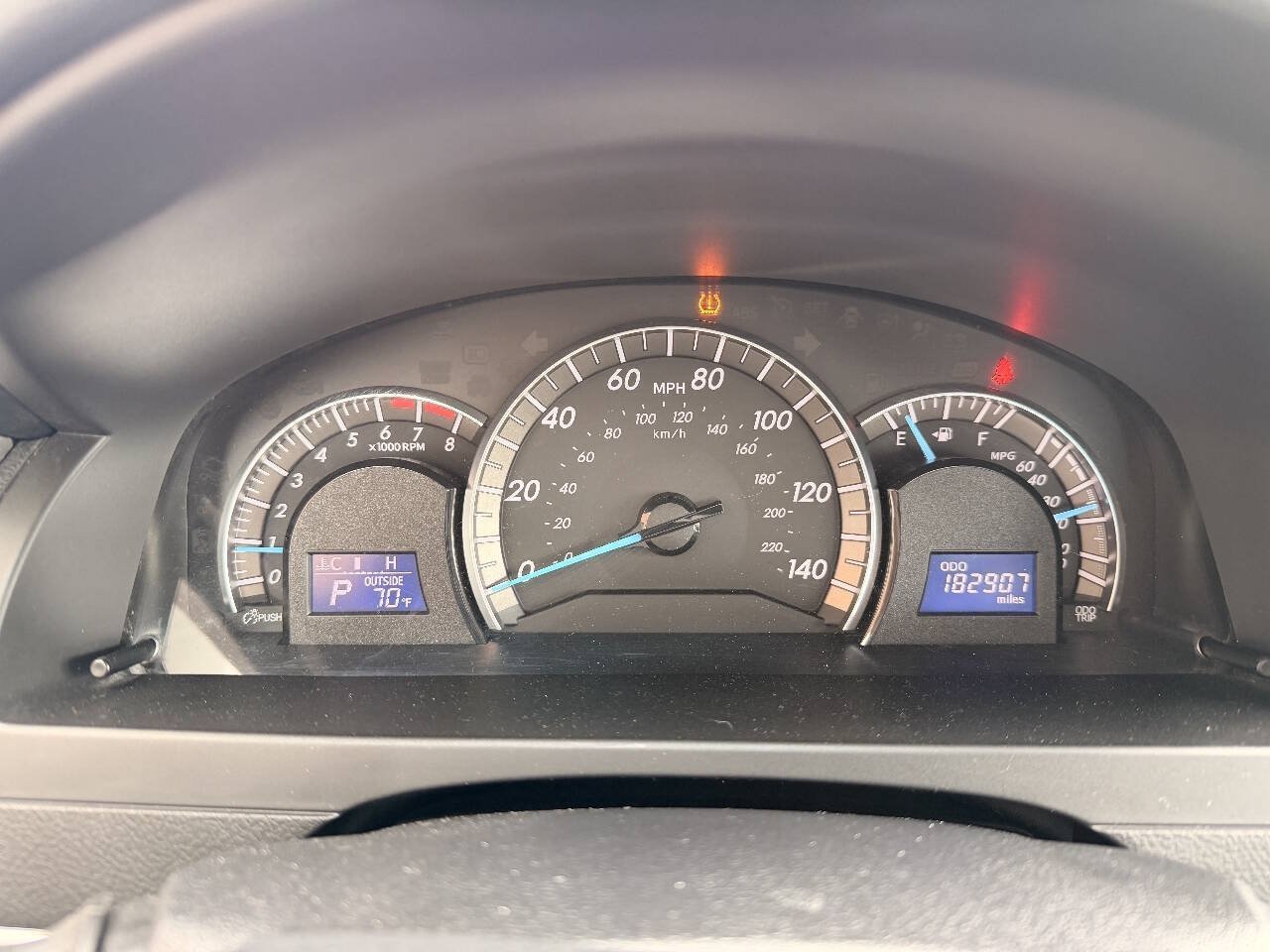 Used 2012 Toyota Camry SE w/ Leather Pkg FWD image 9