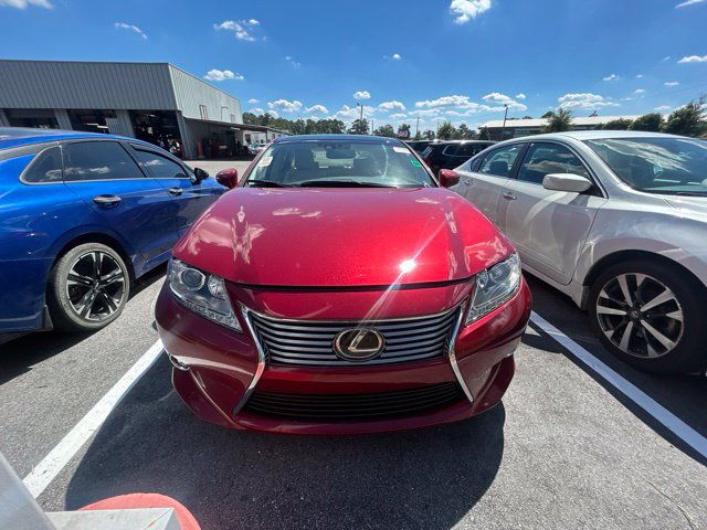 Used 2015 Lexus ES 350 w/ Ultra Luxury Package FWD image 2