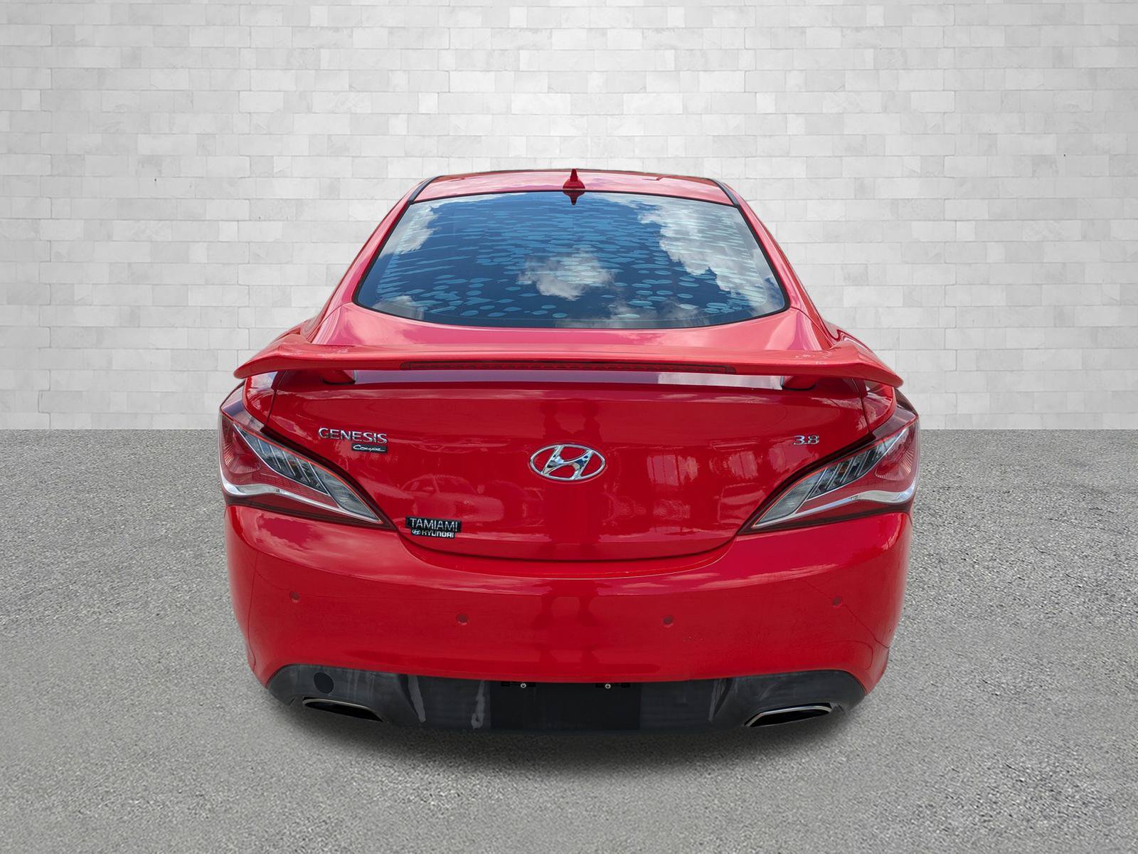 Used 2015 Hyundai Genesis 3.8 RWD image 3