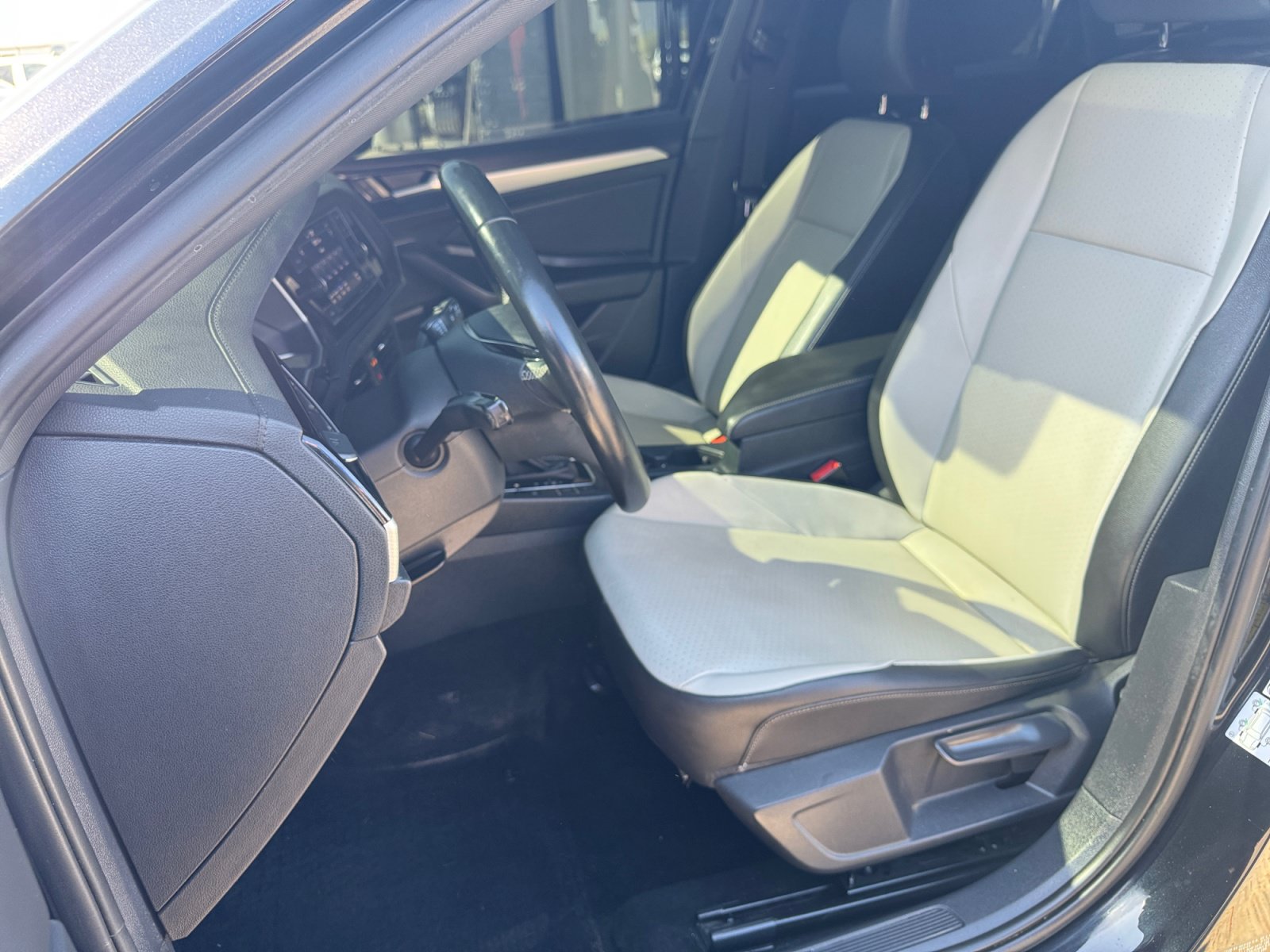 Used 2020 Volkswagen Jetta R-Line FWD image 14