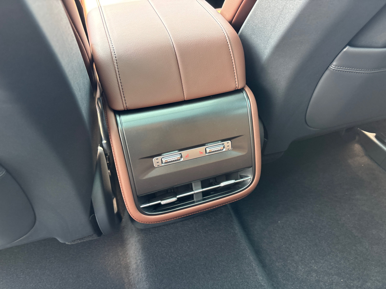 New 2026 Lincoln Nautilus Reserve w/ Jet Appearance Package AWD/4WD image 33