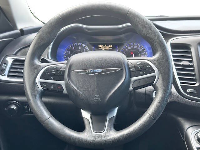 Used 2015 Chrysler 200 Limited FWD image 14