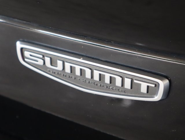 Used 2021 Jeep Grand Cherokee L Summit w/ Luxury Tech Group V image 53