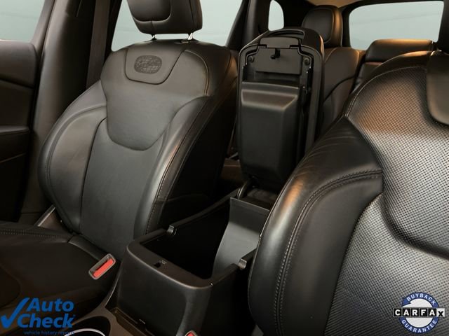 Used 2017 Jeep Cherokee Overland w/ Technology Group image 57