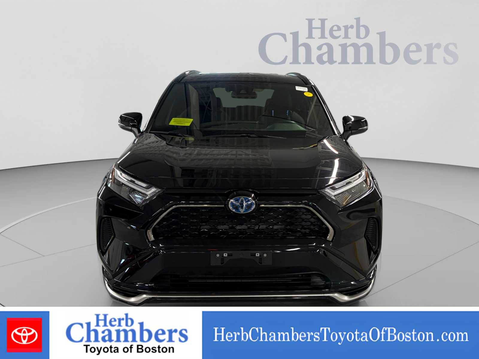 Used 2024 Toyota RAV4 SE w/ Weather & Moonroof Package AWD/4WD image 2