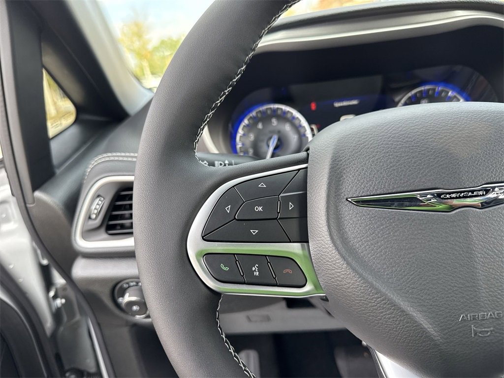 New 2026 Chrysler Pacifica Select image 14