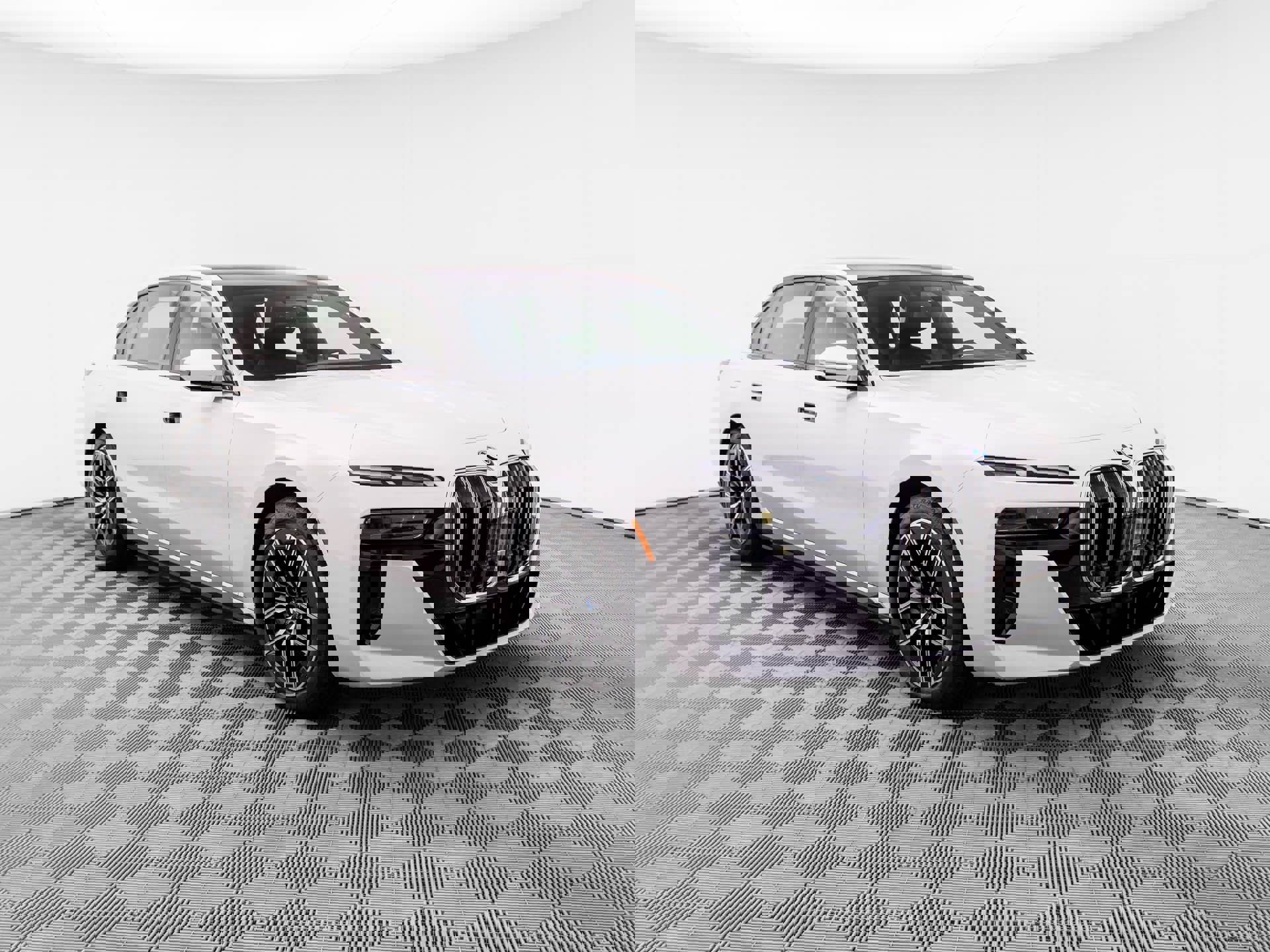 New 2025 BMW 750e xDrive image 9