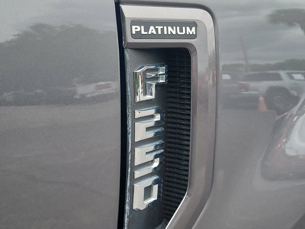 Certified 2022 Ford F250 Platinum w/ FX4 Off-Road Package AWD/4WD image 6