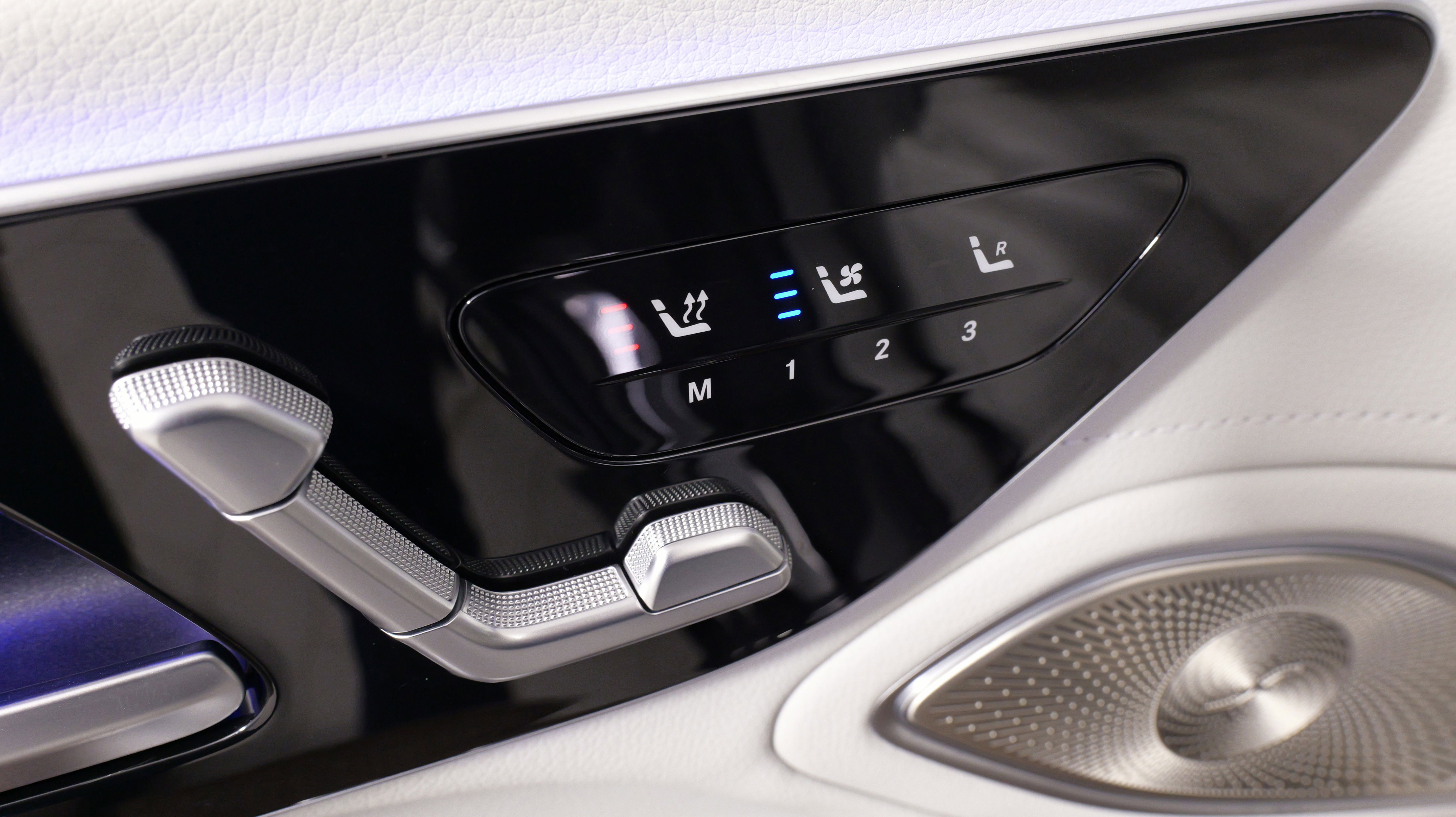 Used 2023 Mercedes-Benz EQS 580 4MATIC Sedan image 28