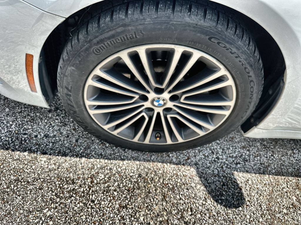 Used 2017 BMW 530i RWD image 2
