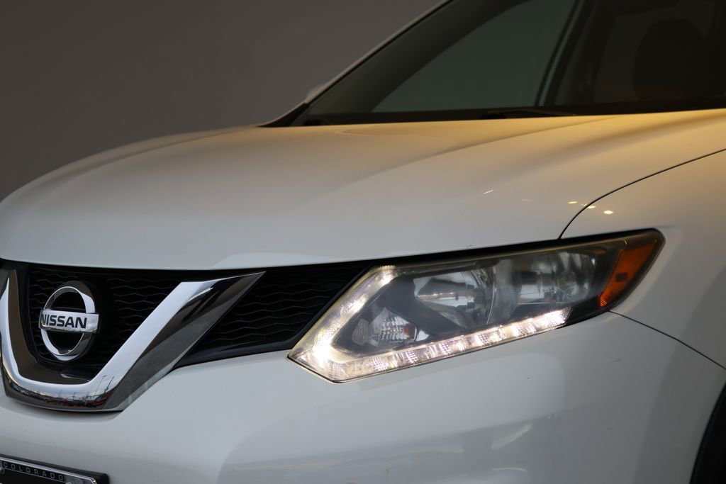 Used 2014 Nissan Rogue SV image 11