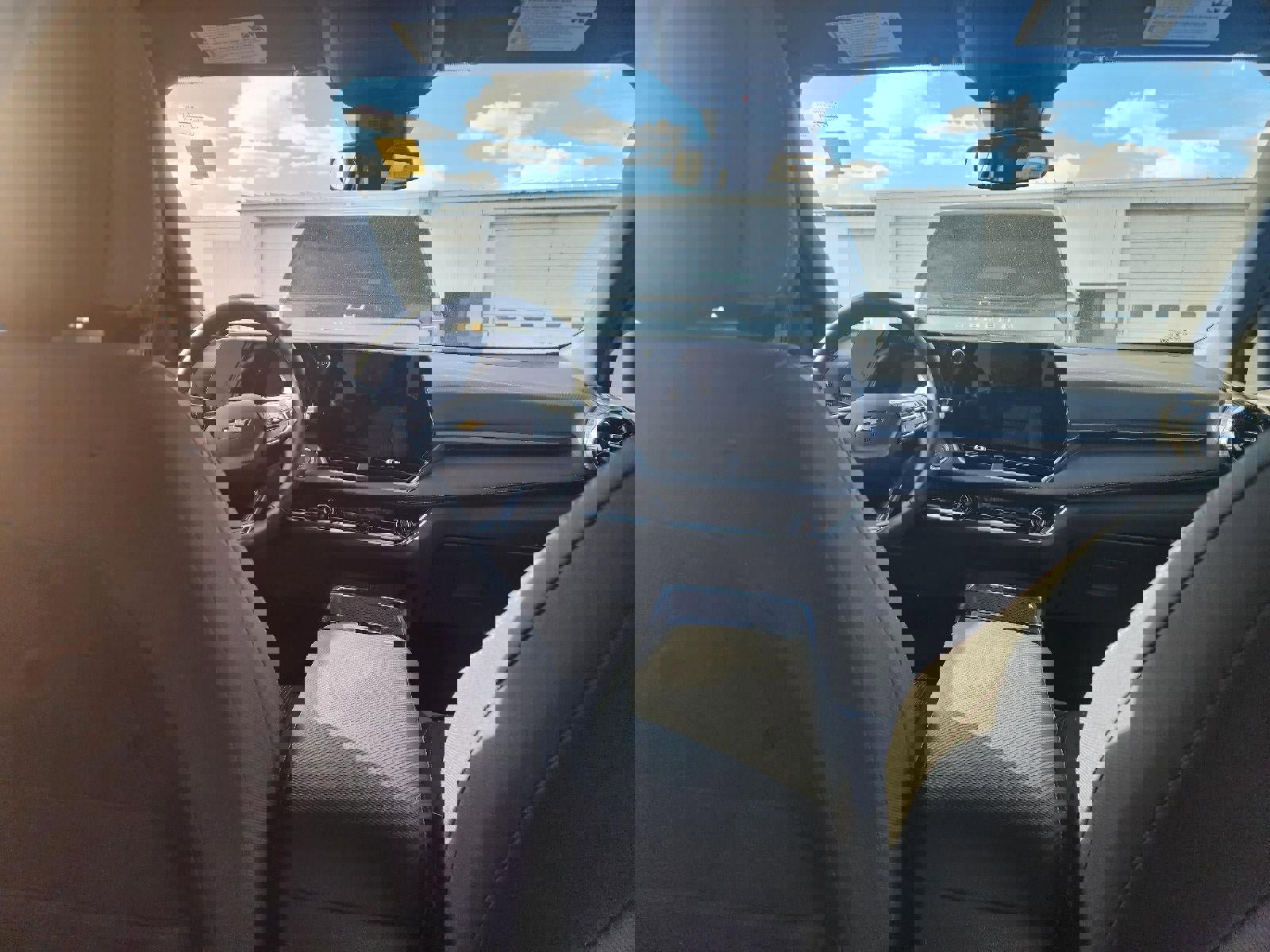 Used 2025 Chevrolet Equinox LT image 15