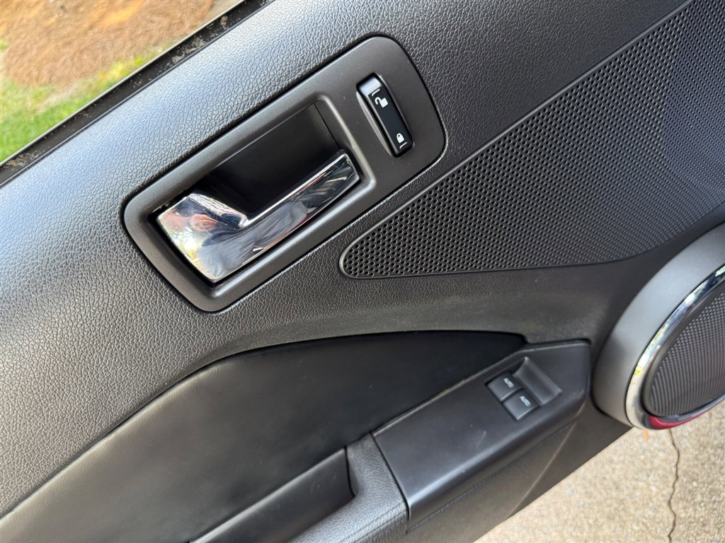 Used 2010 Ford Mustang GT Premium image 42