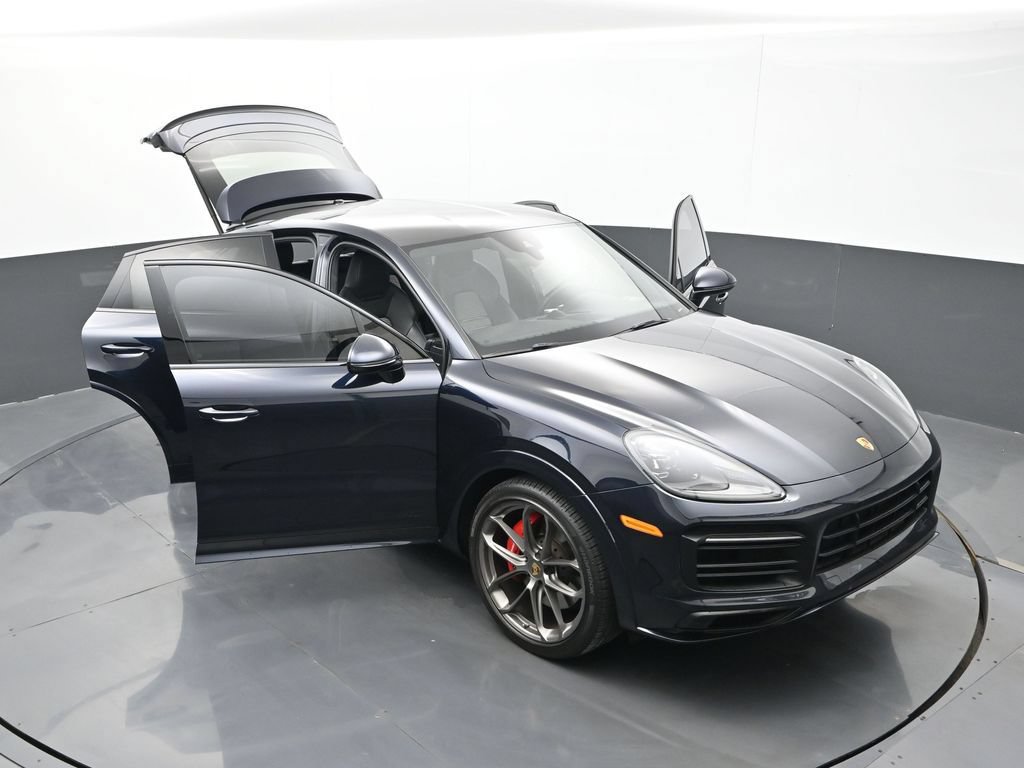 Certified 2023 Porsche Cayenne GTS AWD/4WD image 33