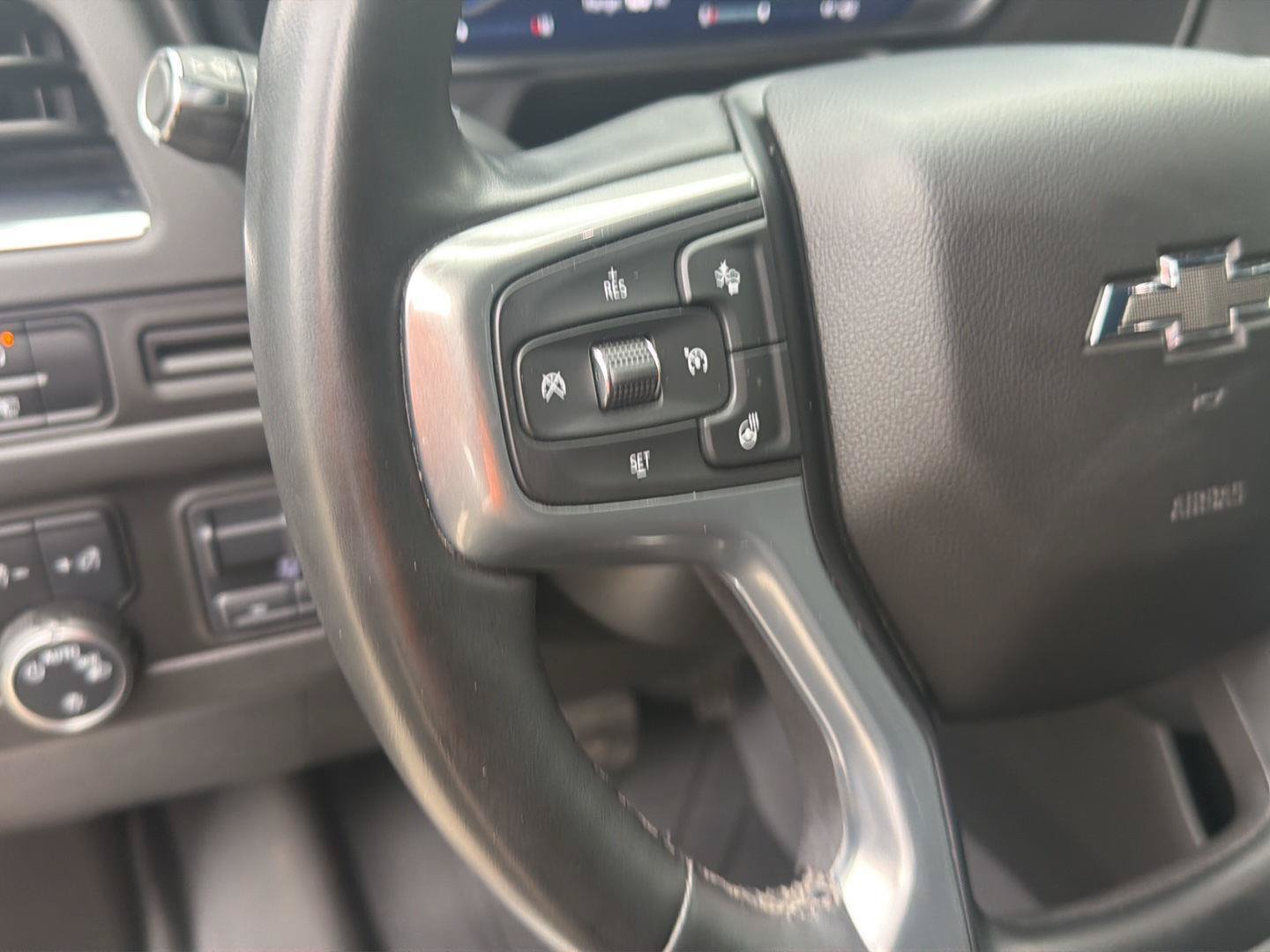 Used 2023 Chevrolet Suburban Z71 w/ Z71 Off-Road Package AWD/4WD image 18