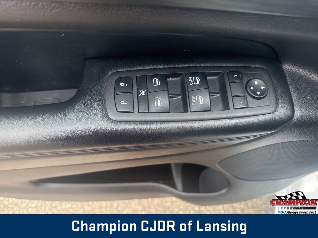 Used 2022 Jeep Grand Cherokee Laredo X AWD/4WD image 16