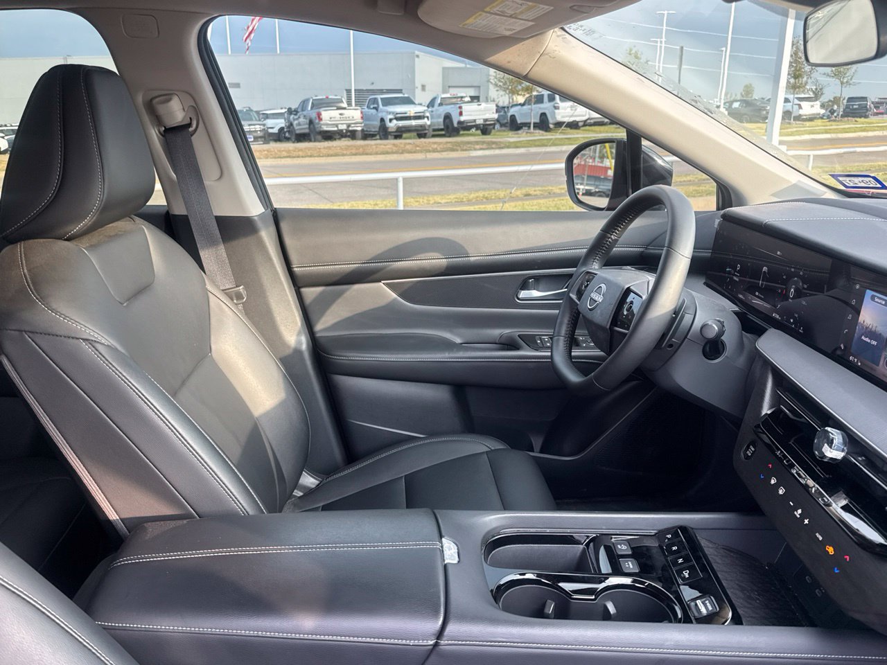 Certified 2025 Nissan Murano SV FWD image 30