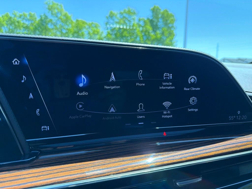 Used 2022 Cadillac Escalade Premium Luxury AWD/4WD image 34