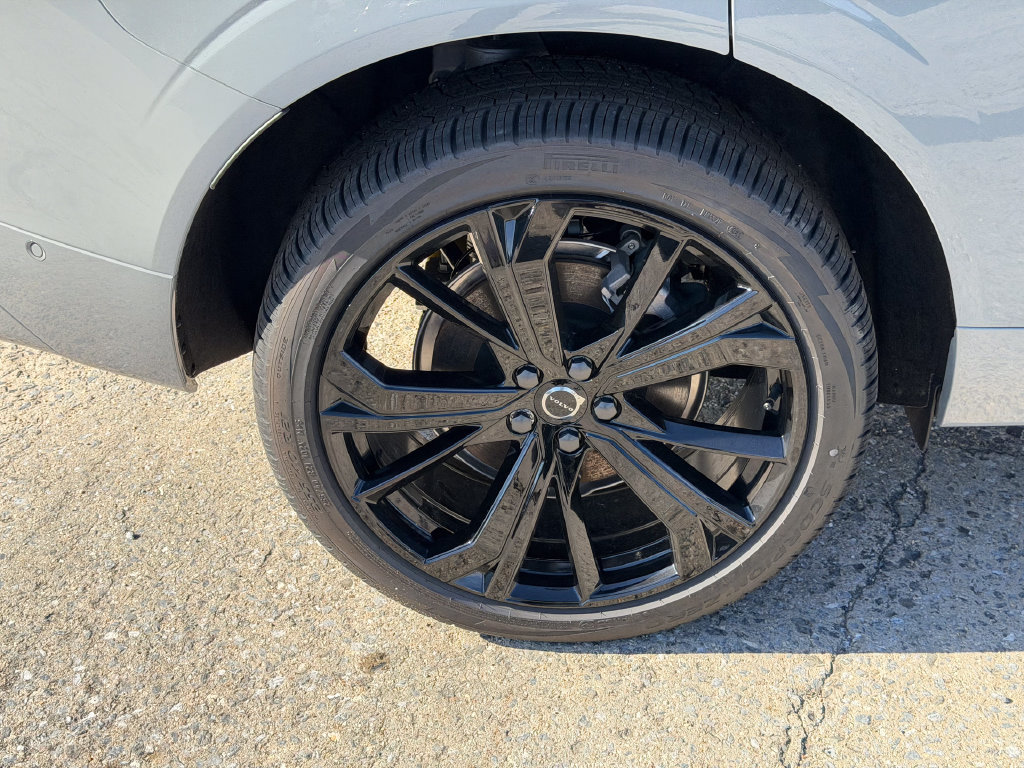 New 2026 Volvo XC60 T8 Ultra w/ Protection Package Premier AWD/4WD image 6