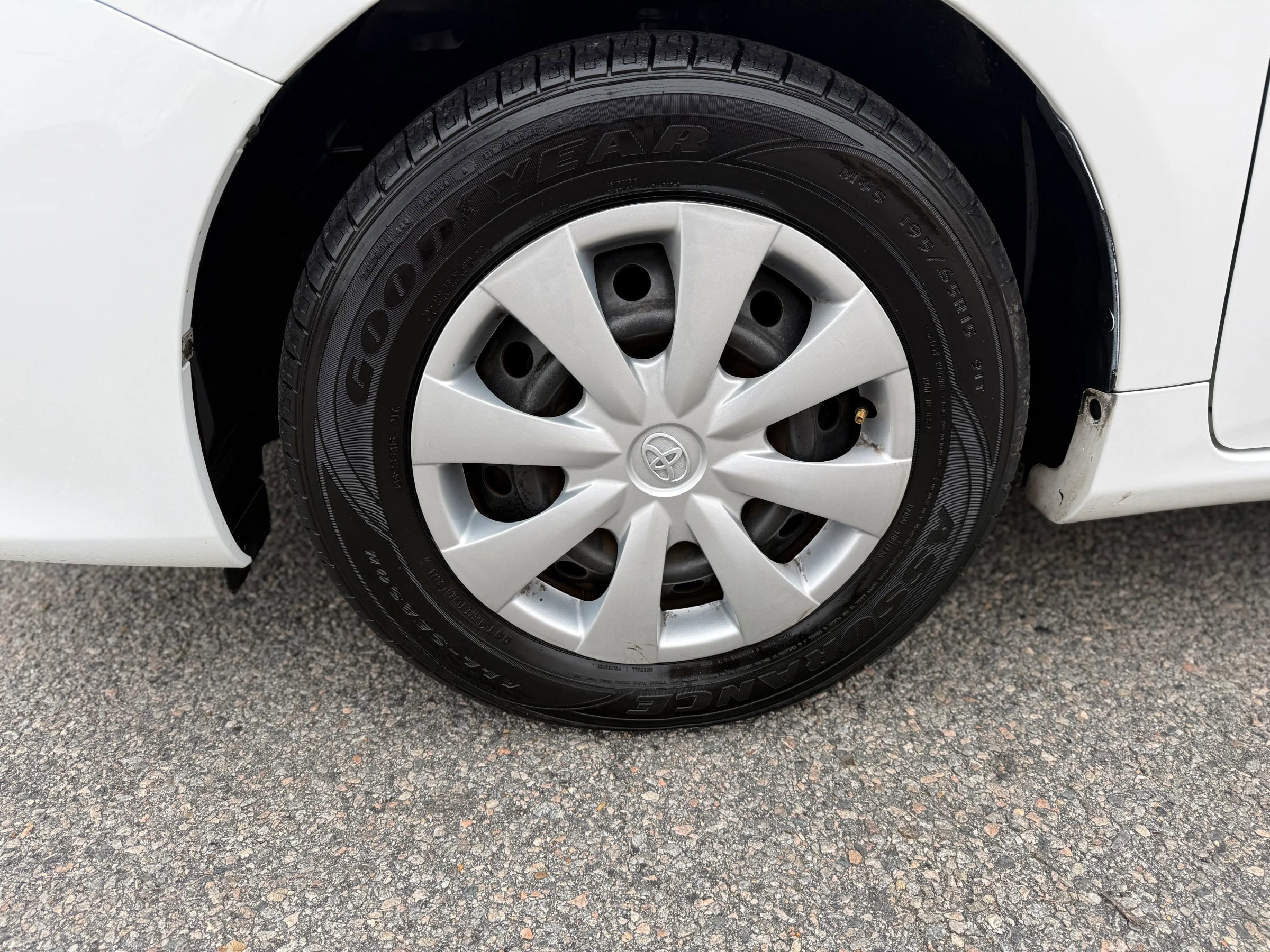Used 2013 Toyota Corolla L FWD image 12