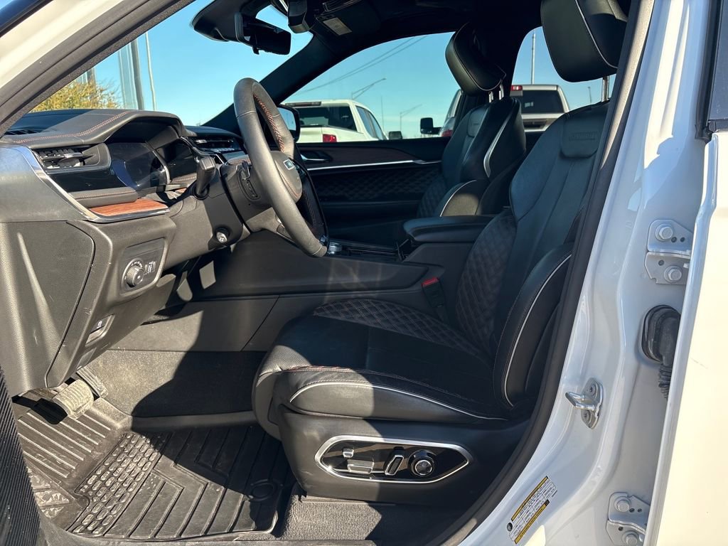 Used 2024 Jeep Grand Cherokee L Summit w/ Advanced Protech Group IV image 12