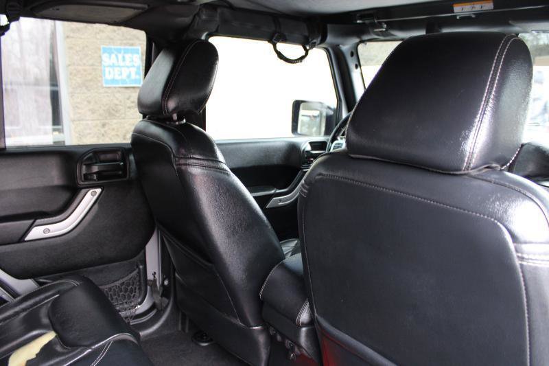 Used 2016 Jeep Wrangler Unlimited Rubicon AWD/4WD image 10